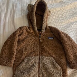 GUC Patagonia Tan Fleece Hoodie for Baby Size 12-18 months